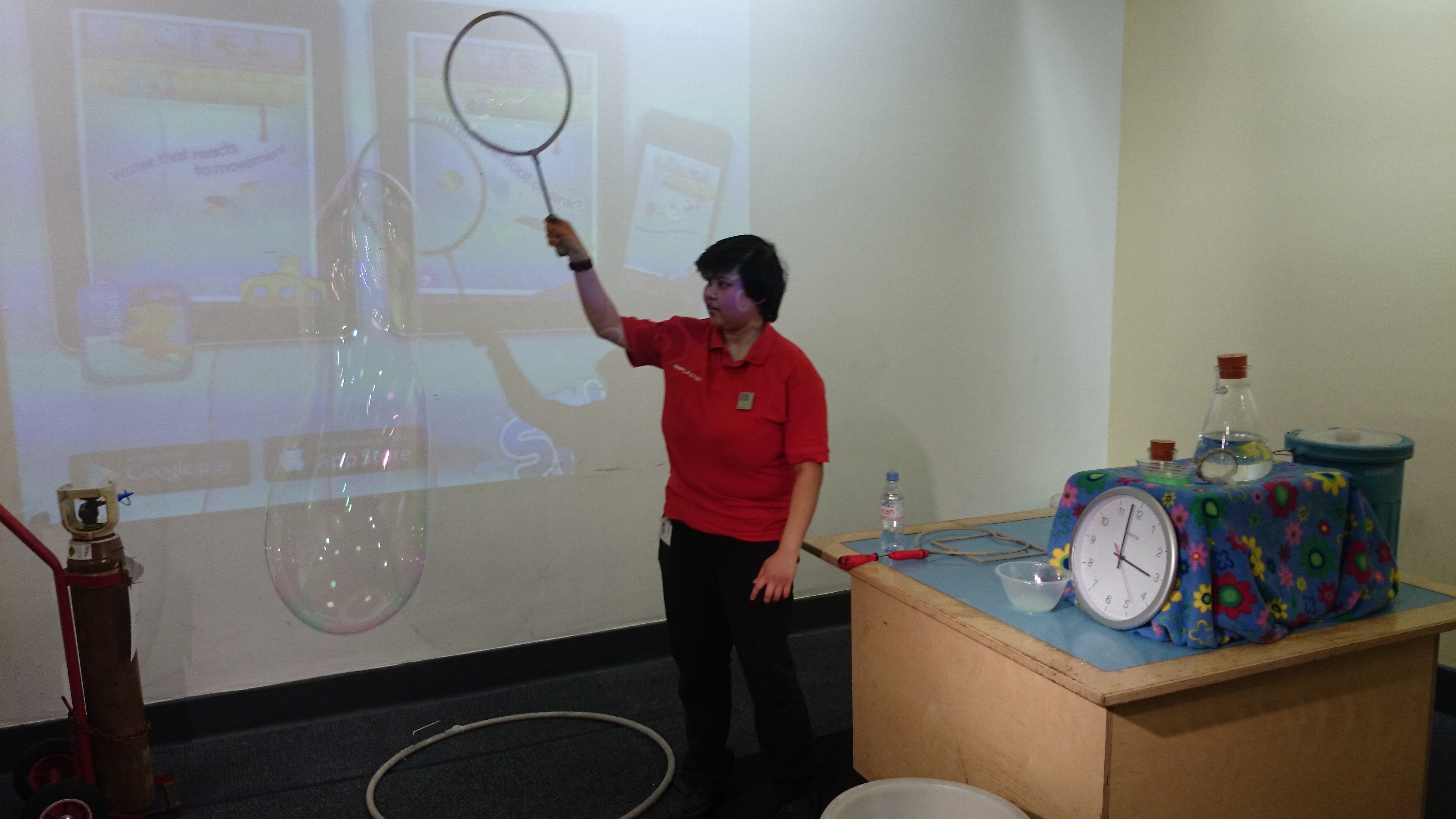 A photo from "The Bubbles Show" at the Science Museum.